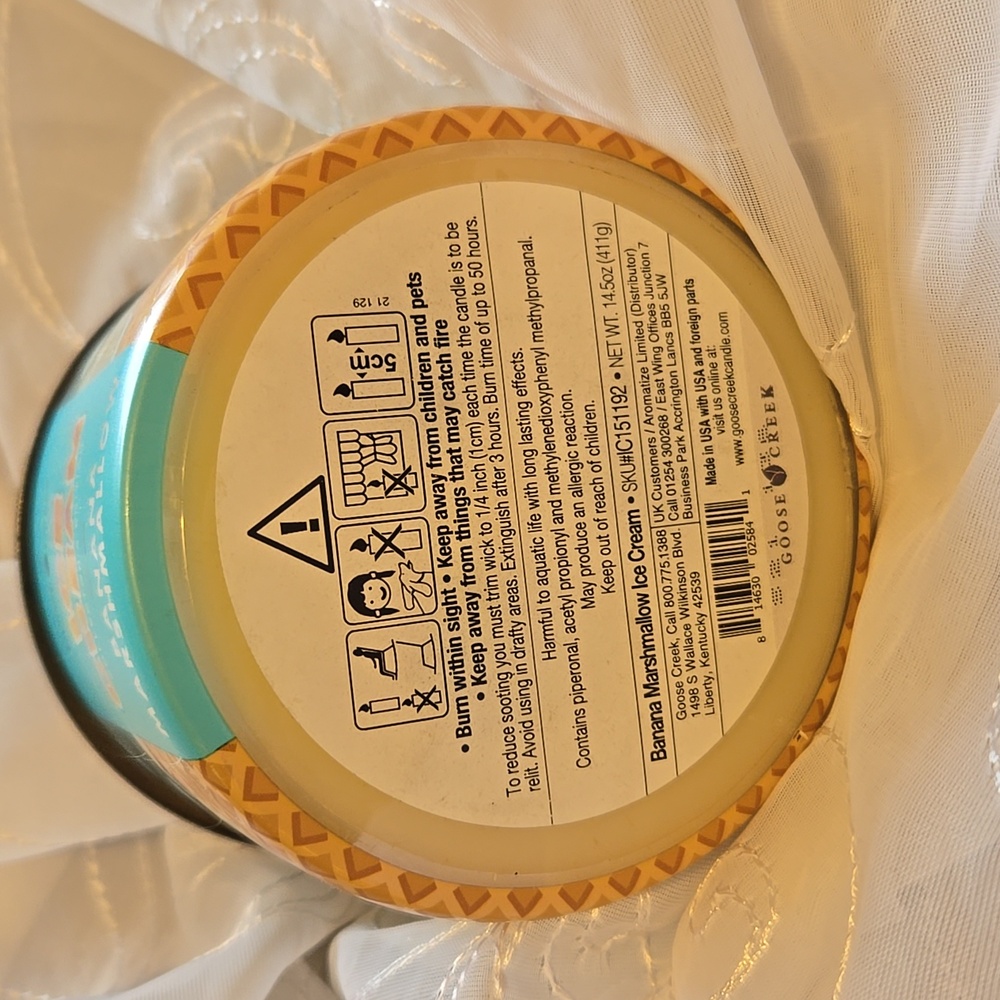 Banana Marshmellow Scented 3 Wic Candle - Picture 2 of 3